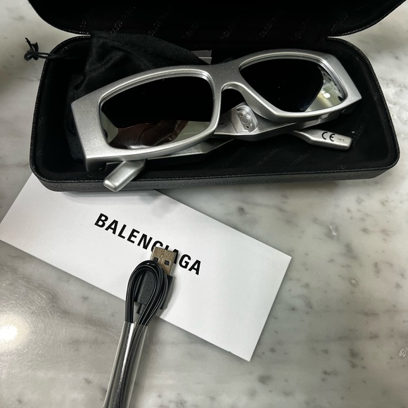 Balenciaga LED sunglasses in silver - Picture 6 of 15